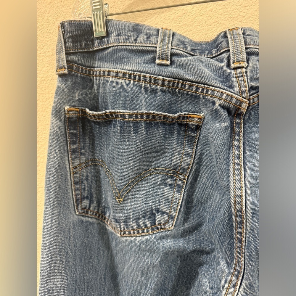 Levi’s Men’s 501 Straight Fit 100% Cotton Button Fly Denim Blue Jeans Size 38 - Picture 2 of 16